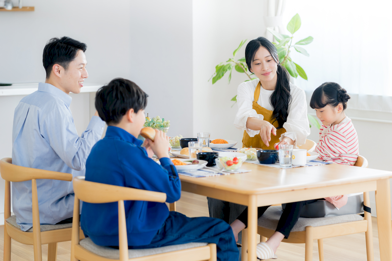 快適な暮らしを楽しむ家族